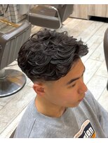 グルーマーズトウキョウ(GROOMER/S TOKYO)&nbsp;ラルフカール　ニュアンスパーマ　センターパート　メンズパーマ