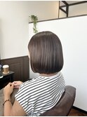 肩上ボブ×くすみベージュ