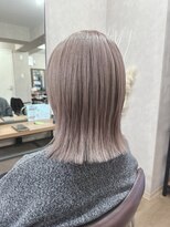 アルレン(Allen)&nbsp;ホワイトベージュ【宇都宮/ダブルカラー/白髪ぼかし】