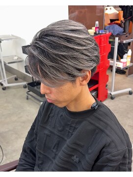 テンバイリップスヘアー(TEN by LIPPS hair) ホワイトシルバーグレーバレイヤージュツーブロセンターパート