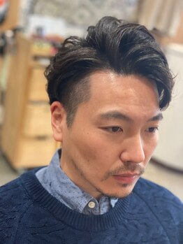バーバーエレン 中野新橋店(BARBER ellen)の写真/【飛び込み&19時以降の受付OK★】定番ビジネスヘア/七三/人気のツーブロックまでお任せ★白髪染め◎