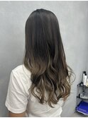 グレージュ×グラデーション
