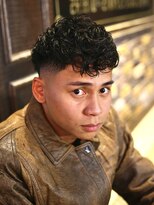 メイン(MENIN)&nbsp;スペインカール短髪フェード刈り上げバーバー［相模大野/町田］