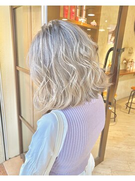 リー ヴィータ 上新庄(Lee Vita) ミルクティーベージュ