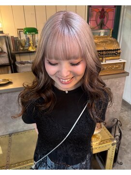 フルアヘッド(FULL A HEAD) ホワイトベージュ / ブリーチカラー