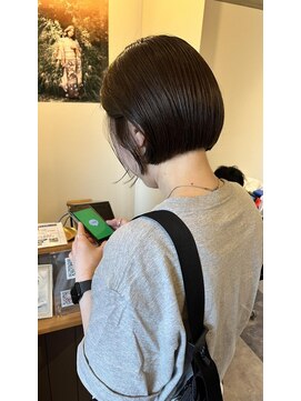 ニード(need) ミニボブ×オリーブグレージュ