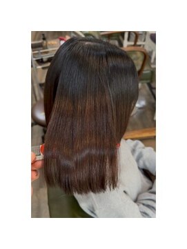 ルッカランス 経堂店(Lucca Lance) 【毛先まで均一なツヤ感】メテオストレート