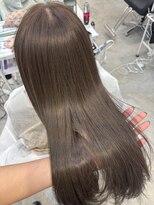 クム(kumu)&nbsp;ブリーチなしカラー◎オリーブベージュ×レイヤー