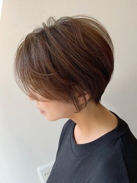 アヴァロン(AVALON) 【mag  ginza】前髪長め丸みと立体感ショート×ハイライトカラー