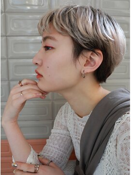 ラボ(Ravo) [Ravo]抜け感オン眉マッシュショート