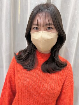 アメリ(Amelie) 日常に溶け込む大人レイヤースタイル