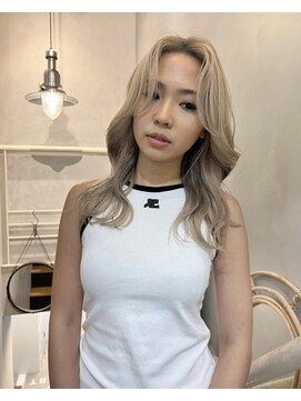 ジーナ(XENA) ミルクティーベージュ×顔形別ヘアスタイル特集×渋谷