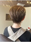 ショートボブ