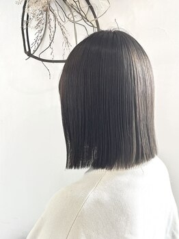 モッカ(MOCCA)の写真/ダメージを最大限減らしながら美しく艶めく髪に導く◎【髪質改善/縮毛矯正】