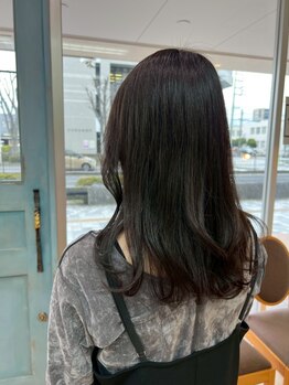 アーティック ヘア ディーヴァディーヴォ エイル(ARTIC HAIR DIVA DIVO Ailes)の写真/ダメージレスにこだわり、ツヤ・潤いUP★気になる白髪も、グレイカラーで自分らしくお洒落を楽しんで♪
