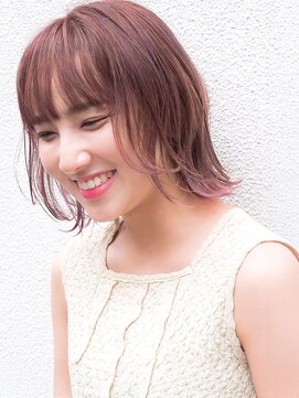 シロ(SiLO) ピンクベージュの軽やかミディ