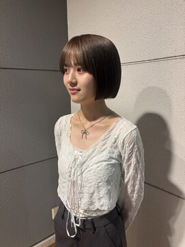 ヘアーアイストゥーレ(HAIR ICI TRE) ベージュカラーぷつっとボブブリーチなしカラー