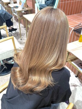 ヘアーアンドメイク ビス(HAIR&MAKE bis) 1bleach～◎王道ミルクティーベージュ！【Ayaka)