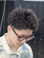 オーバル ジングウマエ(OVARL jingumae)&nbsp;ピンパーマスパイキーショート縦落ちパーマフェザーパーマ