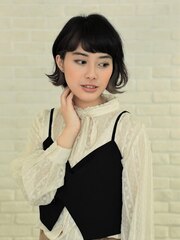 和泉美佳　外ハネショート　インナーカラー