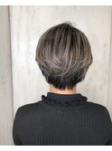 【AnFye 】ツヤ髪のシルバー系ショート
