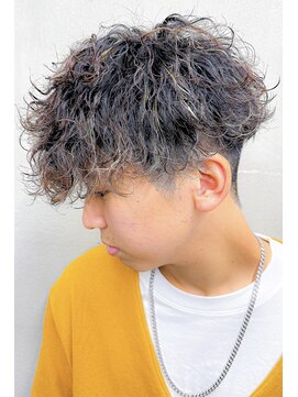 ダズルヘアーエイチ(DAZZLE hair H) 金メッシュ×波巻きパーマ