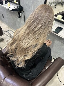 グラッジ 池袋(GLADGE) ホワイトベージュ ミルクティー ハイトーン 池袋