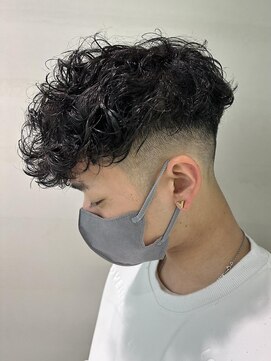 フィフスパーク(fifth PARK) 渋谷スペインカールラルフカール刈り上げ高めツーブロックメンズ