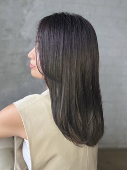 ナナナパレナ 梅田店(nanana parena)の写真/髪のお悩みや気になる白髪などお困りの方へ、経験豊富なスタイリストが丁寧に解決し理想のスタイルをご提供