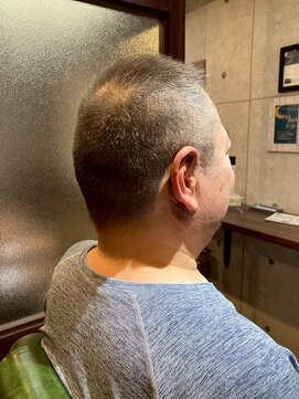 クロム(CHROM) ソフトモヒカン20代30代40代カットメンズパーマ眉毛入間市