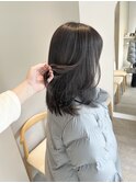 透け感シアーグレージュ×顔周りレイヤーミディ