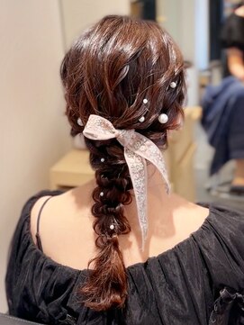 フォーエス(4S) ふわふわの編み下ろし／結婚式お呼ばれヘアアレンジ