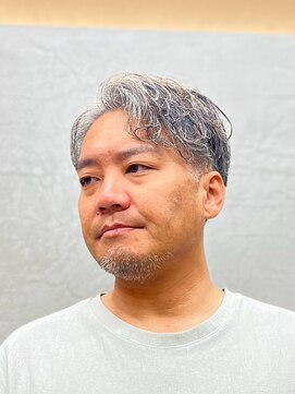 サームマン 人形町(SARM MAN) 刈り上げと無造作な毛流れで魅せるメンズショート