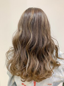 アッシュ 二子玉川店(Ash) 外国人風3Dハイライト　ベージュ