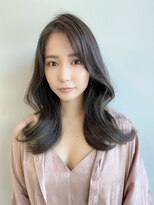 フォンズ(FONS)&nbsp;小顔に見せるオルチャンヘア 流れる顔まわり 暗めカラー 7トーン