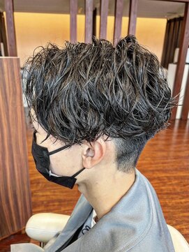 ビアンコ(BlANCO) センターパートニュアンスパーマ