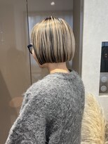 クエ(QUE) アンブレラカラー/切りっぱなしbob