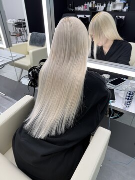 テイス 新宿(TACE) ホワイトブロンド[ネビージュ/黒髪/小顔/新宿]