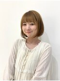 ハイトーン丸みボブ×顔周りレイヤー
