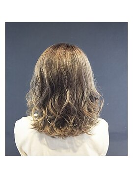 リアラ 渋谷(LIALA) ブリーチ、ダブルカラー、インナーカラー、イヤリングカラー