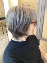 フランヘア 新宮店(Flan hair)&nbsp;シルバーグレー色デザインカラー
