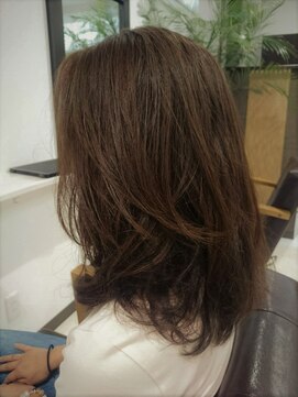 美容室 ボヌール 【ボヌール】ふんわりレイヤーミディアム【ツヤ重視】