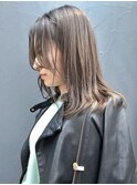 アッシュグレージュ×切りっぱなしミディアム☆