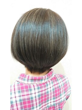 ガレリアエレガンテ 尾張旭店(GALLARIA Elegante) 白髪ぼかし×極細ハイライト×ショート