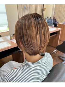 ハナヘアービューティーアンドネイル(hana×hari BEAUTY&NAIL) 丸みショート