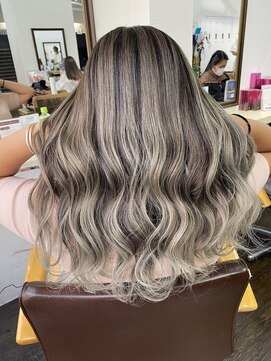 ユートピア(U topia) 秋バレイヤージュ/ホワイトアッシュ/シルバーカラー