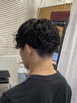 ネオリーブウリ 二子玉川店(Neolive uri) サーフカール刈り上げセンターパートリバースセンターパート