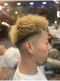 メンズパーマ理容室バーバースタイルスーツ流行ビジネスショート