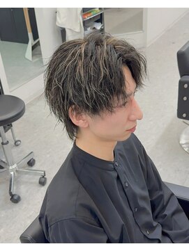 ブライト(BRIGHT) センターパートウルフハイライト