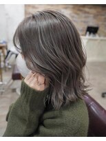 アリー 原宿 表参道(ALLY)&nbsp;Ally阿部赤みを抑えた透明感”モーヴグレージュ